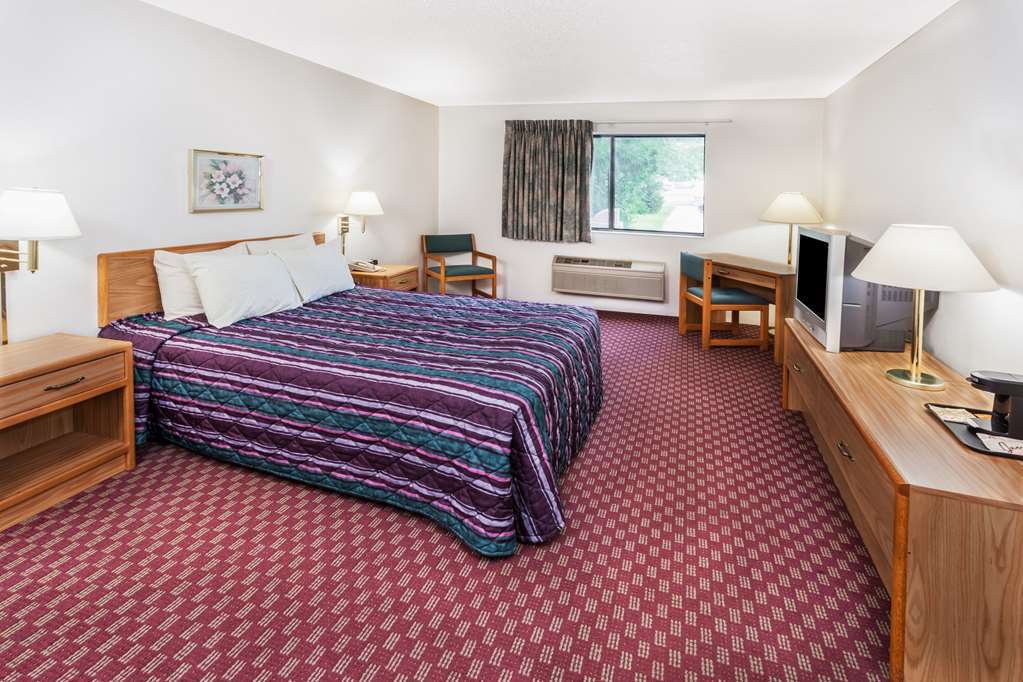 Super 8 By Wyndham Hebron Lowell Area Номер фото