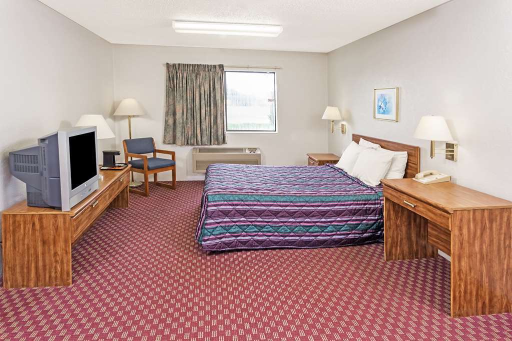 Super 8 By Wyndham Hebron Lowell Area Номер фото